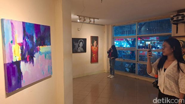 Spot foto di Ruang Seni Rupa Terapung Pantai Losari.