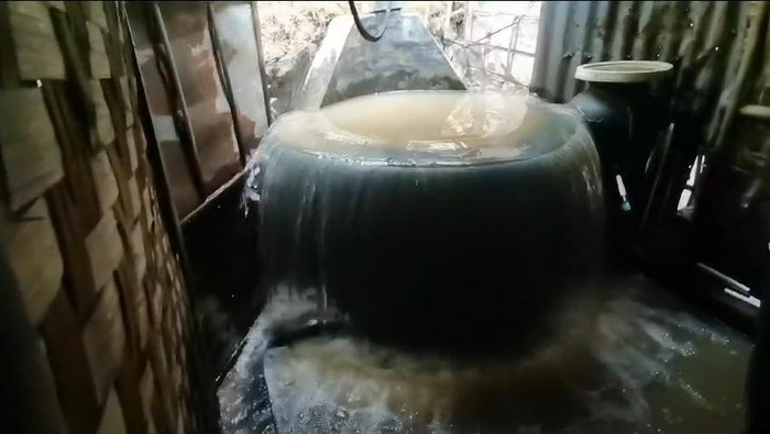 Sumur meluap di Desa Purwasaba, Kecamatan Mandiraja, Banjarnegara, Jumat (17/11/2023).