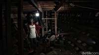 Panjang kapal mencapai 50 meter dengan lebar 13 meter serta terdapat 11 kamar. 