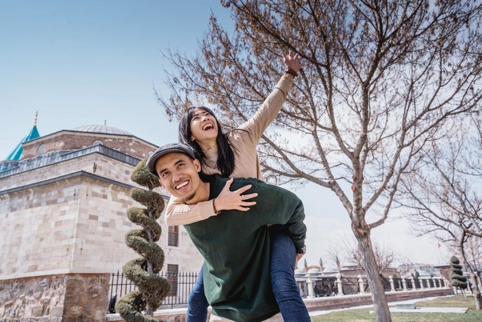 Traveling Bareng Pasangan