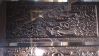 Salah satu benda bersejarah yang menarik adalah dua buat ukiran yang tersimpan di Museum Keraton Kasepuhan, disitu terlihat ukiran yang tertulis keterangan karya dari penambahan I model mantingan yang menggambarkan manusia purba dan kamasutra pada abad XV.