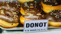 Tulisan donat atau donut lebih umum ketimbang donot. Kalau melihat tulisan ini sih jadinya seperti dilarang untuk makan ya. Foto: Facebook Ridiculous Marketing Nonsense via Bored Panda