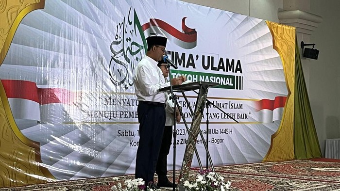 Calon presiden nomor urut 1 Anies Baswedan berbicara terkait pemerataan harus menjadi fokus utama bagi semua pihak. Hal itu disampaikan Anies dalam acara Ijtima Ulama dan Tokoh Nasional Tahun 2023 di Majelis Az Zikra, Sentul, Bogor, Jawa Barat, Sabtu (18/11/2023).