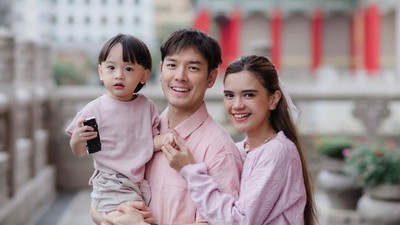 8 Foto Audi Marissa-Anthony Xie Mudik ke Taipei, Paras Imut Anak Curi Atensi