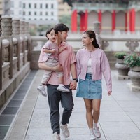 Audi Marissa bersama suaminya, Anthony Xie dan putranya, Anzel mudik bersama ke Taipei, Taiwan. Sebelum berkarier di Indonesia, Anthony sendiri diketahui sempat berkarier di Taiwan dan China. Foto: Instagram/@rickyindra90