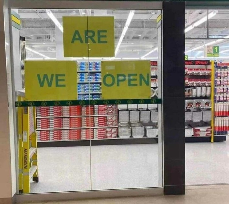 Biasanya orang-orang ketika menerapkan strategi marketing melakukannya secara menarik. Ini emang beda sih, tapi kayaknya jangan gini juga sih. Malah jadi bingung maksudnya.