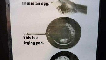 Terus apa hubungannya telur dan panci dengan vape? Foto: (Bored Panda).