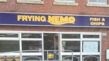 Kasian Nemo, baru ketemu langsung digoreng. Foto: (Bored Panda).