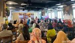 Meriah! 100 Peserta Bedah Resep Kue hingga Nyanyi Bareng Chef Yongki Gunawan
