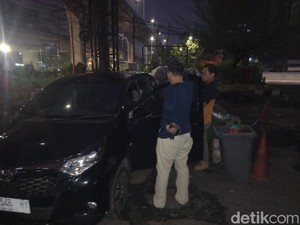 Driver Taksi Online Ditemukan Tewas Membusuk dalam Mobil di Mampang Jaksel
