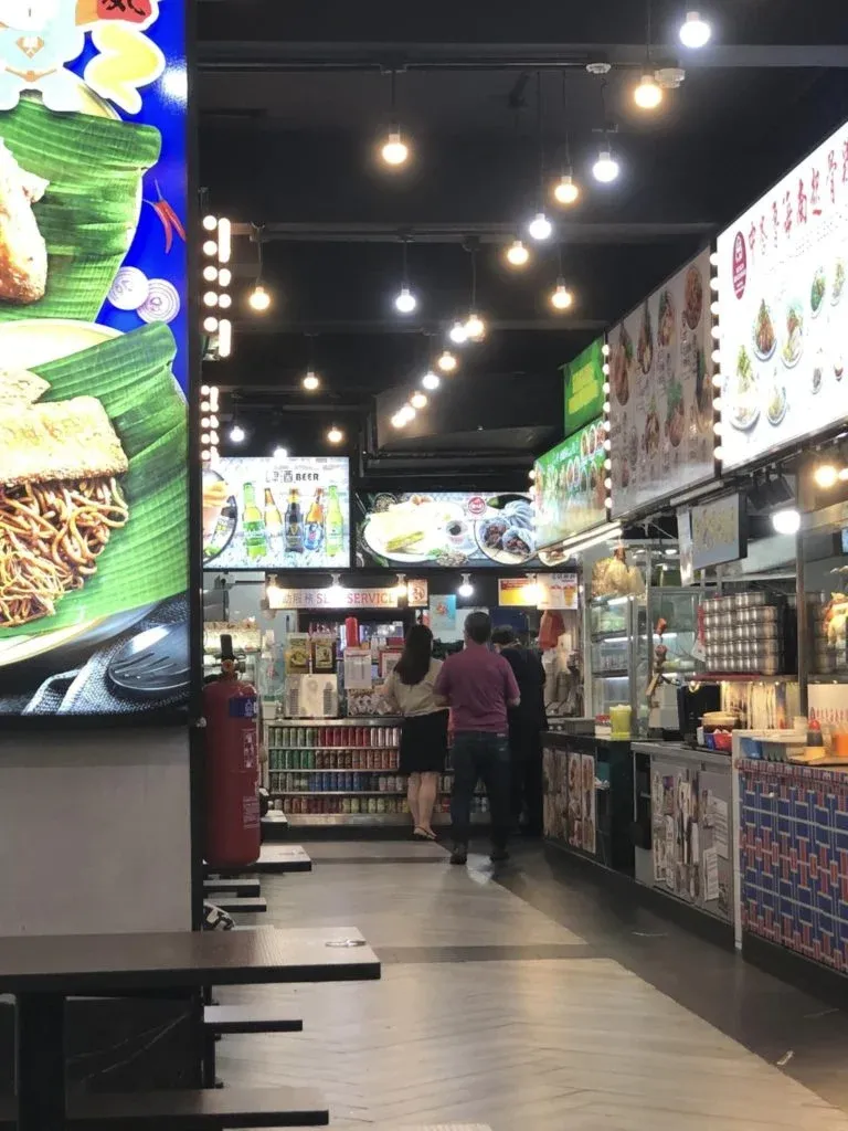 Netizen mengeluh harga es teh kemahalan Rp 28 ribu per gelasnya