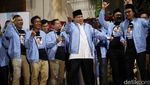 Gemoy! Prabowo Joget Lagi Saat Bertemu Relawan