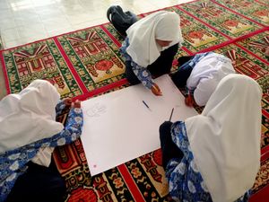 Inspirasi dari Guru SMPN 29 Sijunjung Cegah Bullying pada Murid, Tingkatkan Empati