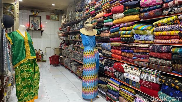 Jaya Karya, Toko Oleh Oleh Makassar