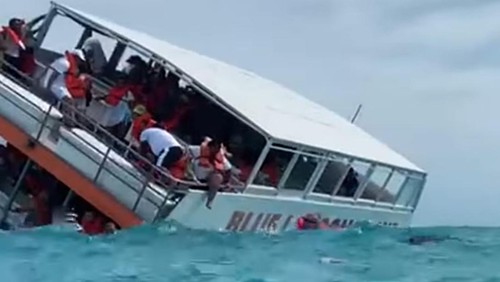Tangkapan layar video viral yang menyebutkan Kapal Blue Lagoon Island terjadi di wilayah Pelabuhan Padangbai.
