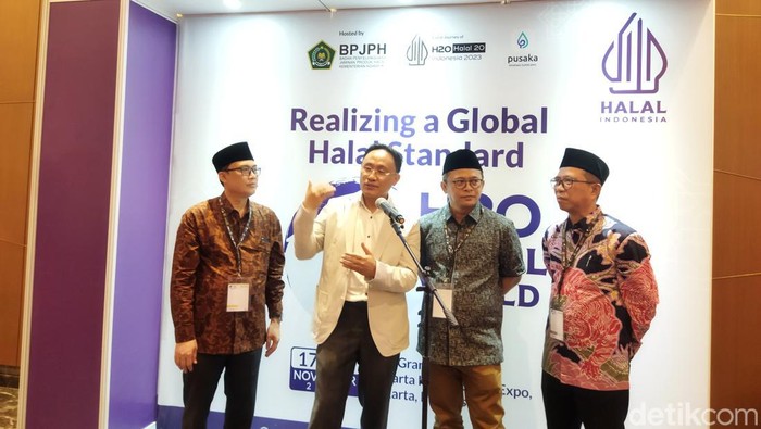 Ketua Badan Penyelenggara Jaminan Produk Halal (BPJPH), M Aqil Irham merespons Fatwa Majelis Ulama Indonesia (MUI) tentang Hukum Dukungan terhadap Perjuangan Palestina itu dikeluarkan pada 8 November 2023.
