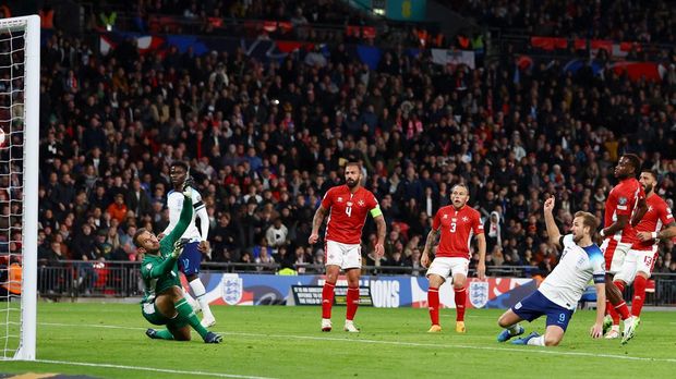 Soccer Football - UEFA Euro 2024 Qualifier - Group C - England v Malta - Wembley Stadium, London, Britain - November 17, 2023  England's Harry Kane scores their second goal Action Images via Reuters/Paul Childs
