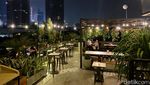 Di Sini Bisa Jajan Pasta Sambil Menikmati City Light Sudirman