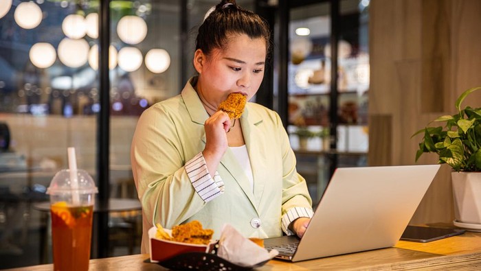 Kalap Makan karena Stres atau Stres karena Kalap Makan?