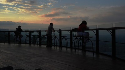 Menikmati Sunset di Enam Langit, Wisata Alternatif Borobudur