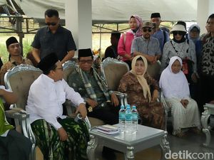 Ziarah ke Makam Ayah di Pamekasan, Mahfud Md: Ini Bukan Kampanye