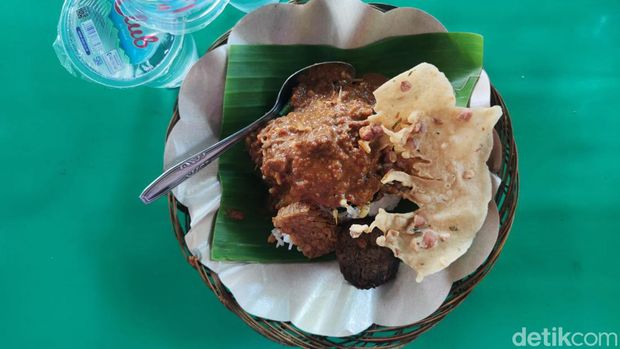 Nasi Pecel Mbak Isti