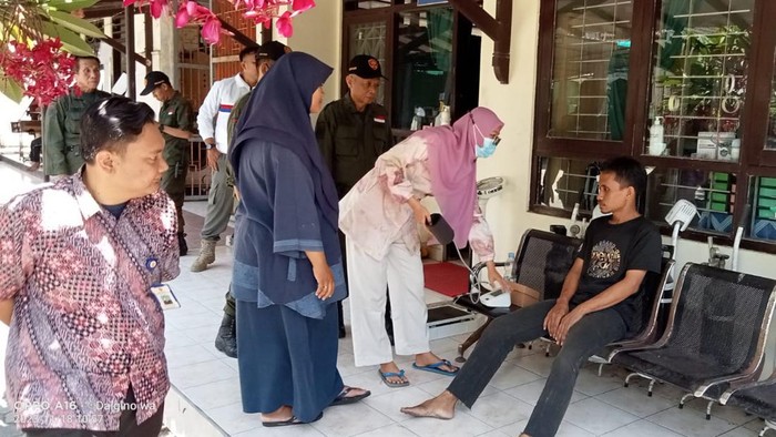 Pemuda linglung di Kotabaru sudah diamankan di Camp Assesment Dinas Sosial (Dinsos) DIY, Sabtu (18/11).