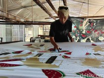 Gambaran Ngerinya Perang Palestina Jadi Motif Batik Perajin Kulon Progo