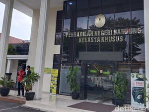 Lisa Mariana Gugat Perdata Ridwan Kamil di PN Bandung