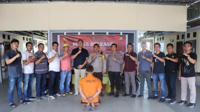 Reaksi Keluarga Ilham Pradipta Usai Pembunuh Kacab Bank Ditangkap, Pujian pada Kepolisian