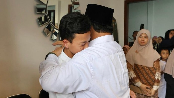 Prabowo Angkat Putra Pilot Super Tucano Jatuh Jadi Anak Asuh (dok istimewa).