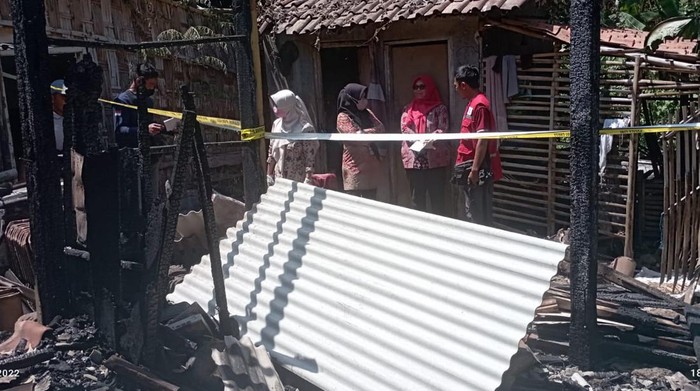 Rumah korban terbakar mengakibatkan satu orang tewas, Sabtu (18/11/2023).