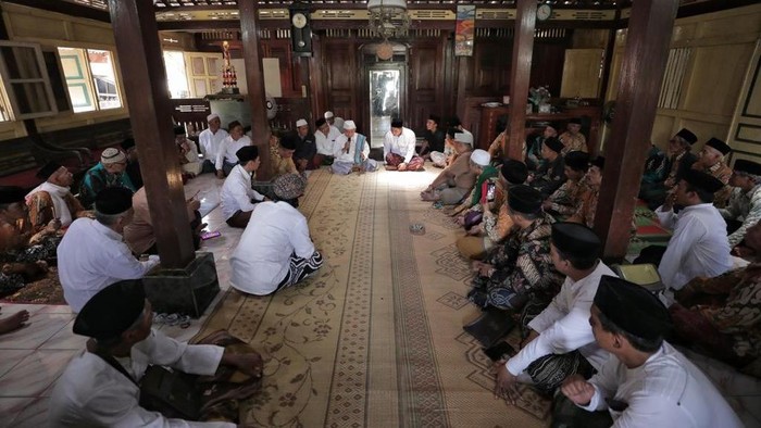 Sejumlah kiai, ulama, dan masyayikh menyampaikan aspirasinya kepada calon presiden (capres) Ganjar Pranowo.