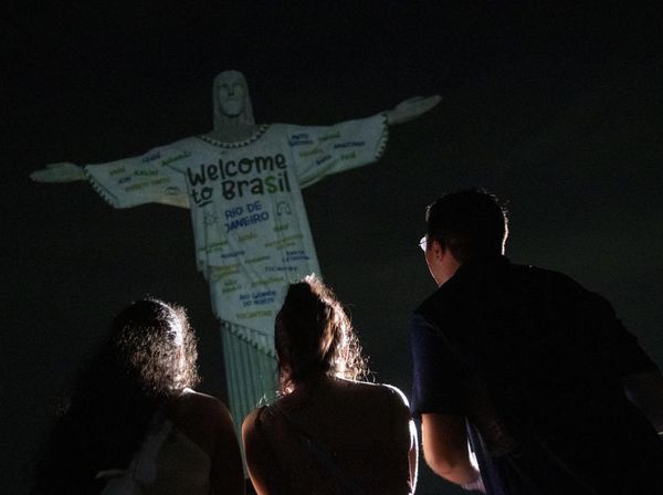 Sambut Eras Tour, Patung Kristus Brasil Pakai Baju Taylor Swift