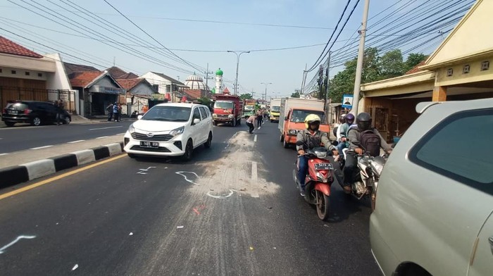 TKP kecelakaan maut di Jalur Arteri Mojokerto.