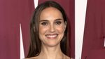 Black Swan Vibe Check! Natalie Portman Anggun Bergaun Pendek