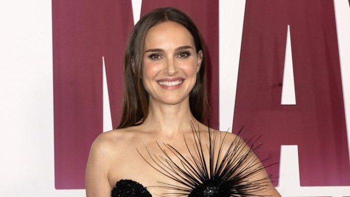 US actress Natalie Portman arrives for the premiere of May December at the Academy Museum of Motion Pictures in Los Angeles, California, on November 16, 2023. (Photo by VALERIE MACON / AFP)