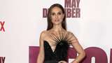 Black Swan Vibe Check! Natalie Portman Anggun Bergaun Pendek Black Swan Vibe Check! Natalie Portman Anggun Bergaun Pendek