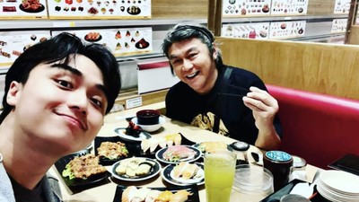 Willy Dozan Kompak Makan Sushi dan Shabu-shabu Bareng Leon Dozan