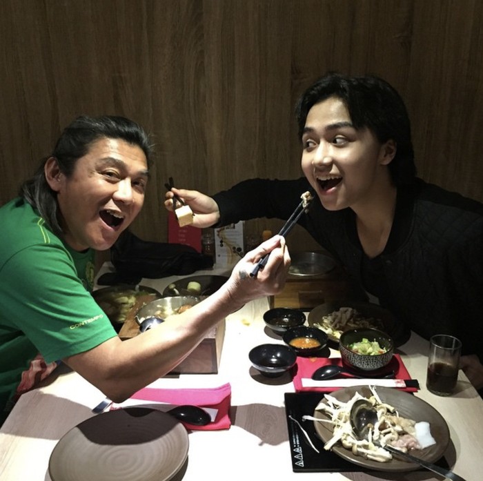 Willy Dozan Kompak Makan Sushi dan Shabu-shabu Bareng Leon Dozan