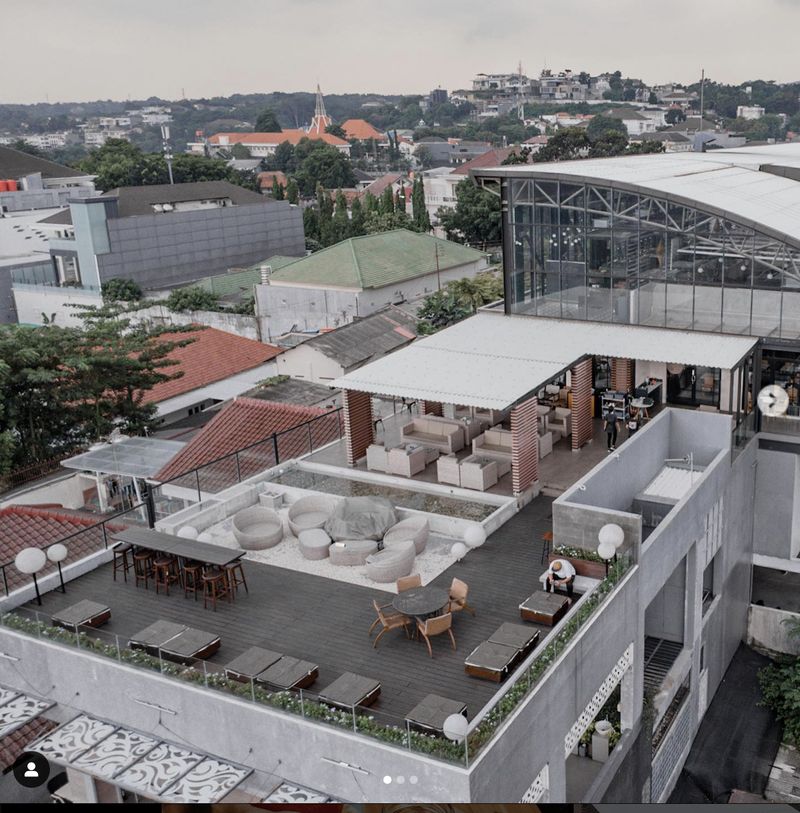 5 Kafe Rooftop di Semarang yang Asyik untuk Hangout Sore