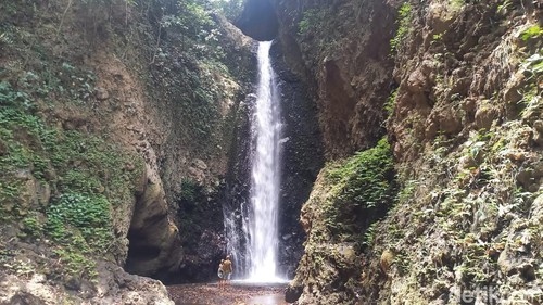 Air Terjun Colek Pamor di Desa Gitgit, Kecamatan Sukasada, Buleleng, Bali. (Made Wijaya Kusuma)
