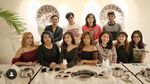 Pose Keren Anggi Marito saat Makan Sushi hingga Dinner Romantis
