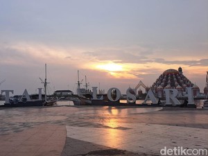 Pantai Losari Makassar Riwayatmu Kini...