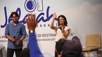 Coaching clinic berlangsung interaktif. Peserta antusias melempar pertanyaan soal foto traveling.