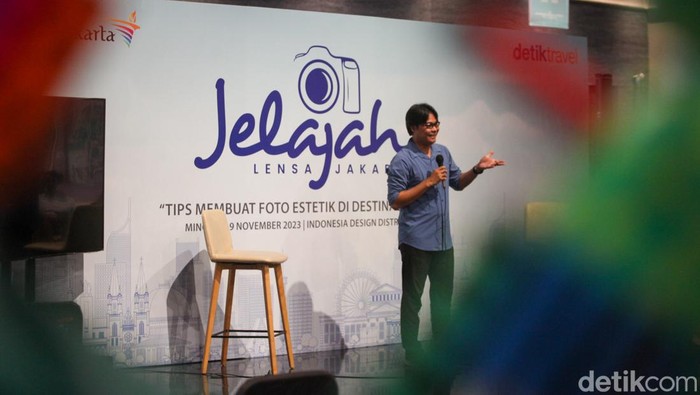 Belajar Fotografi Traveling dari Ahlinya Biar Konten Sosmed Makin Kece Acara Jelajah Lensa Jakarta menghadirkan fotografer profesional memberi tips dan trik biar foto traveling di sosmed makin keren. Acara ini digagas oleh detikTravel dan Indonesia Design District PIK 2, Minggu (19/11/2023).