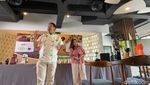 Meriah! 100 Peserta Bedah Resep Kue hingga Nyanyi Bareng Chef Yongki Gunawan