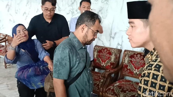 Gibran saat datangi pesantren dan temui ulama di Medan. (Foto: Goklas Wisely).