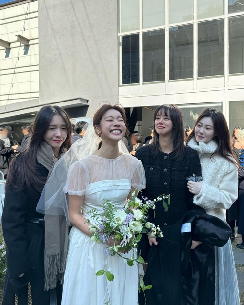 Member Girl's Day berkumpul di pernikahan Sojin pada Sabtu (18/11/2023).