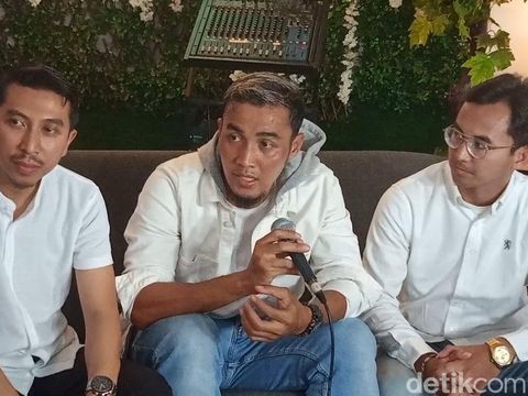 Gunawan Dwi Cahyo saat menggelar konferensi pers di kawasan Halim, Jakarta Timur, Minggu (19/11/2023).
